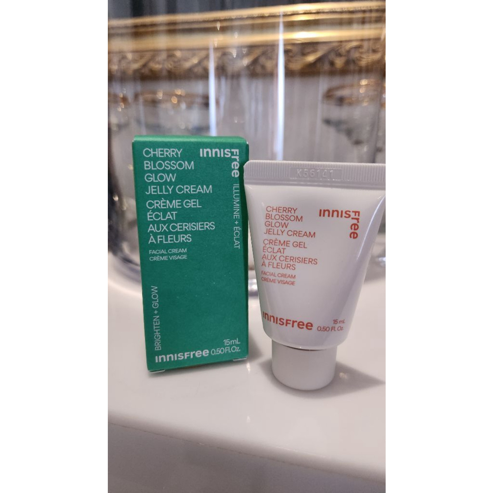 Innisfree Cherry Blossom Glow Jelly Cream